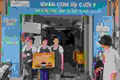 Lalamove Việt Nam đồng hành cùng Quỹ Bông Sen mang "Quán cơm Yên vui & Nụ cười" đến hàng nghìn người khó khăn và đối tác tài xế