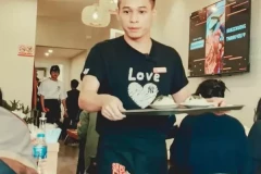 Khách hàng phản hồi nhà hàng mới khai trương của Độ Mixi " Bán đồ ăn phải đầy đặn lên"