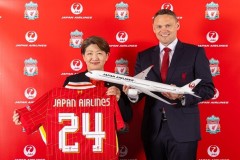Japan Airlines ký kết quan hệ hợp tác lâu dài với Câu lạc bộ bóng đá Liverpoolvới tư cách là đối tác hàng không chính thức của câu lạc bộ