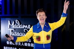 Tượng sáp Harry Styles tại bảo tàng Madame Tussauds Hong Kong của Merlin Entertainments Group được trưng bày trong thời gian giới hạn cùng những nét thời trang cá tính đầy quyến rũ của ngôi sao âm nhạc này