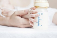 Men vi sinh có nguồn gốc từ sữa mẹ LC40® đã được chứng minh lâm sàng, hỗ trợ sức khỏe trẻ sơ sinh và phụ nữ cho con bú