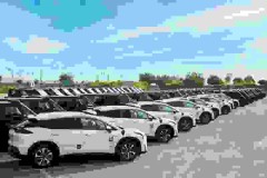 WeRide Lists on Hong Kong Stock Exchange, Becoming World's First Publicly Traded Robotaxi Company in Hong Kong and US