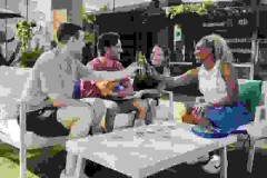 Serena Williams returns to the court as new Heineken® 0.0 global ambassador, celebrating the social spirit of padel