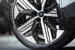Michelin ra mắt hai dòng lốp mới, hướng tới cả xe xăng, hybrid và xe điện