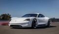 Thấy Tesla Model S quá "chất gia đình," chủ xe đi đặt mua Porsche Taycan