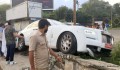 Rolls-Royce Ghost từ showroom về nhà đã tự gây tai nạn