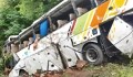 Video: Xe buýt lật nhào xuống sông ở Trung Quốc khiến 60 người thương vong