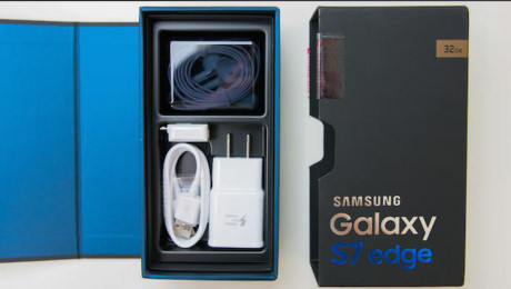 Mở hộp S7 edge bản thương mại đầu tiên trên thế giới