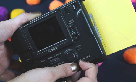 Sony Mavica - Hãy xem máy ảnh "xịn" năm 1999 lưu ảnh như thế nào?
