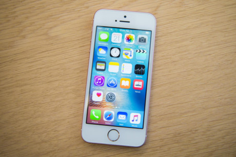 Người dùng hài lòng với RAM iPhone SE nhưng thất vọng về iPad Pro