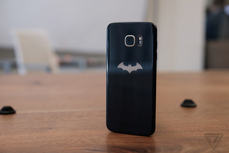 Cận cảnh Galaxy S7 edge Batman - Thỏa mãn tín đồ DC Comics » Cập nhật tin  tức Công Nghệ mới nhất 