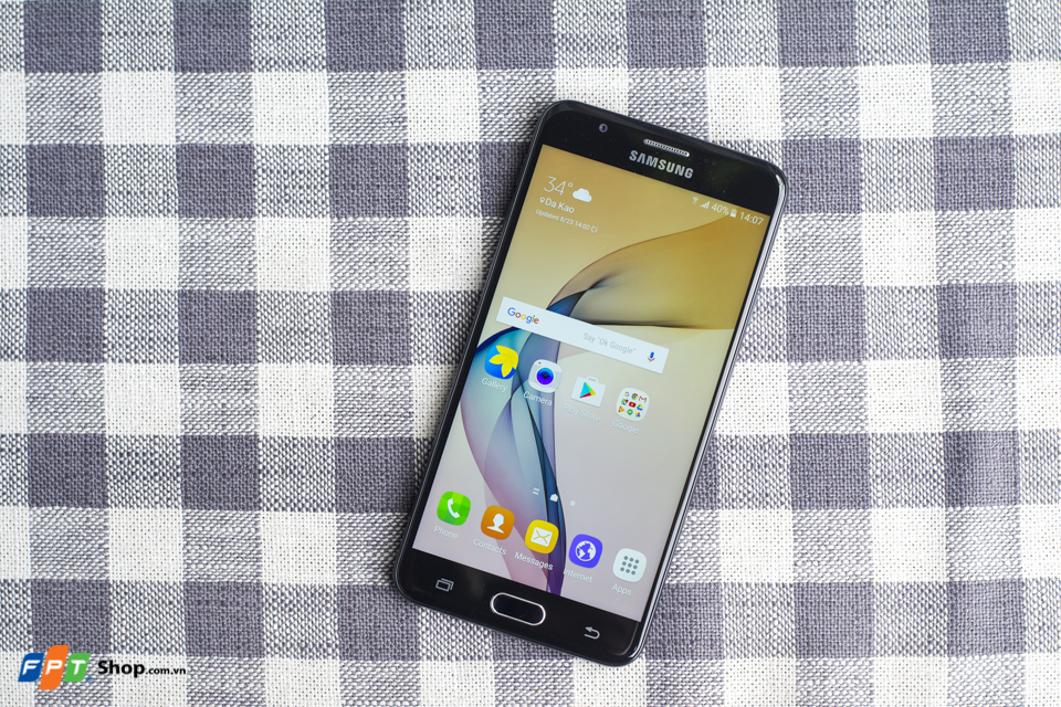 Đánh giá Samsung Galaxy J7 Prime: Rất nhiều người đã đánh giá cao Galaxy J7 Prime bởi tính năng của nó, vượt qua hầu hết các đối thủ cùng phân khúc. Màn hình 5.5 inch, thiết kế sang trọng, hiệu suất ổn định cùng camera ổn định đã khiến cho nhiều người tin tưởng chọn mua sản phẩm này.