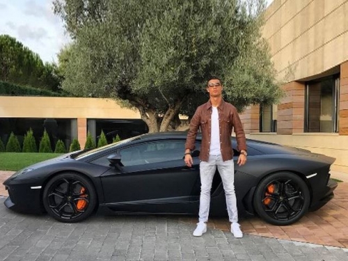 Khó đỡ với loạt ảnh châm biến Ronaldo bên siêu xe Lamborghini » Cập nhật  tin tức Công Nghệ mới nhất 