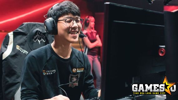 [LMHT] Smeb gọi GorrilA là “thằng điên”