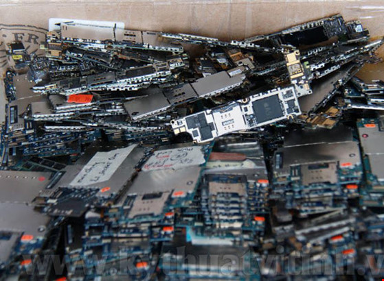 Làm sao tránh bị "luộc đồ" khi mang smartphone đi sửa?