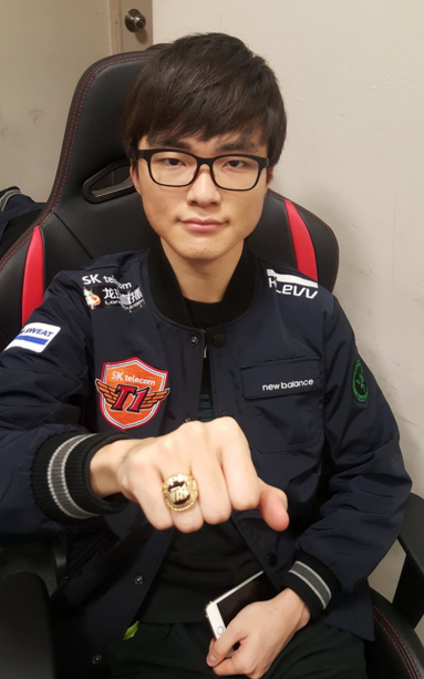 Faker, QTV và những tuyển thủ được fan hâm mộ Việt Nam yêu thích nhất trong năm 2016