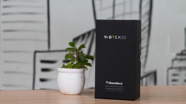 Mở hộp đánh giá nhanh Blackberry DTEK50 [HOT]