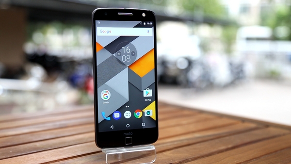 Đánh giá Motorola Moto Z: smartphone "biến hình" độc đáo