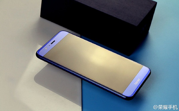 Tôi lại thấy một chiếc iPhone chạy Android mới ra mắt!