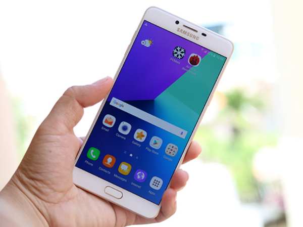 Mua smartphone chuyên giải trí, không chọn Galaxy C9 Pro thì quá phí!