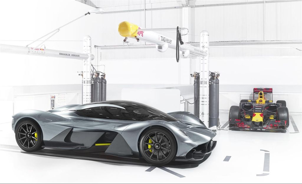 Siêu phẩm Aston Martin Valkyrie  nặng hơn 1 tấn với công suất tối ưu
