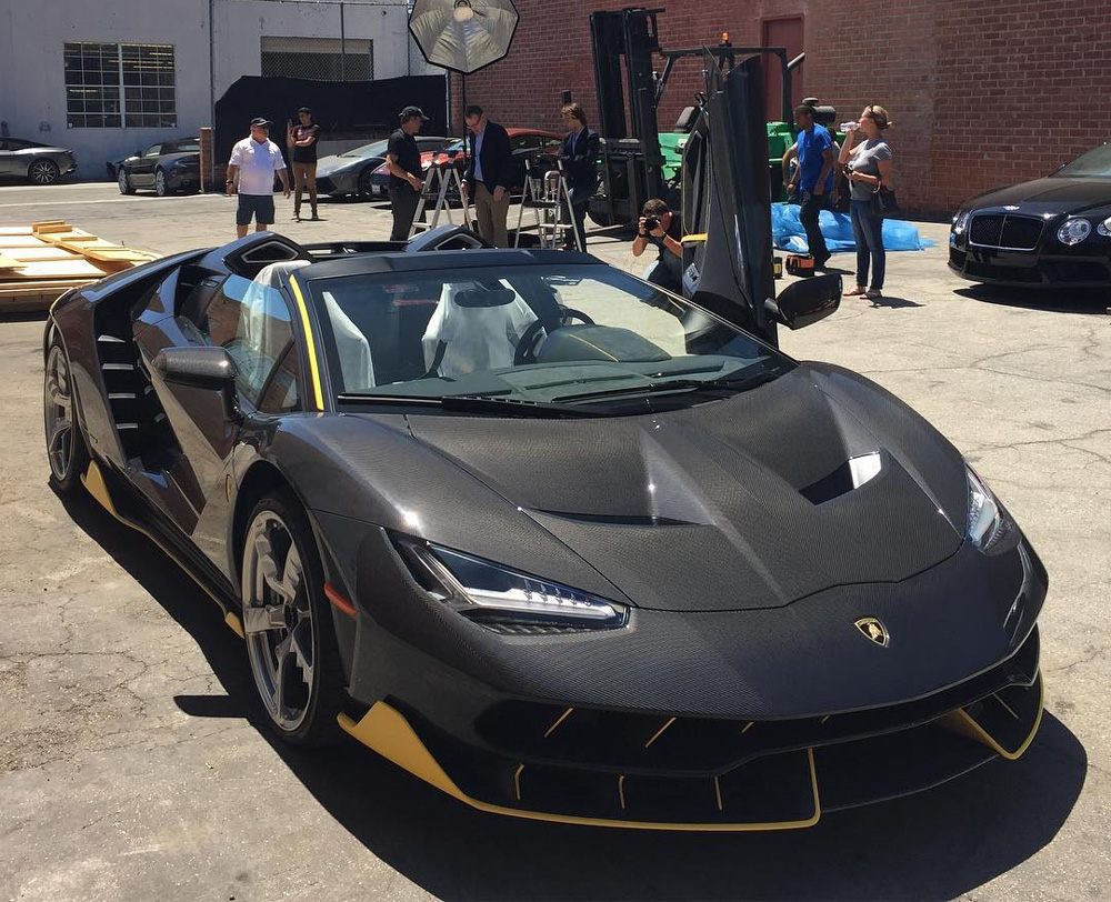 Đập thùng siêu bò Lamborghini Centenario phiên bản mui trần » Cập nhật tin  tức Công Nghệ mới nhất 