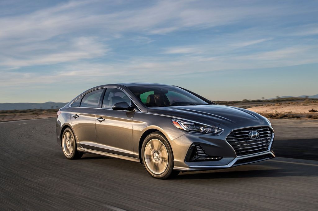 Hyundai Sonata 2018 chính thức bán ra tại Mỹ vào mùa hè này với giá nửa tỉ đồng.