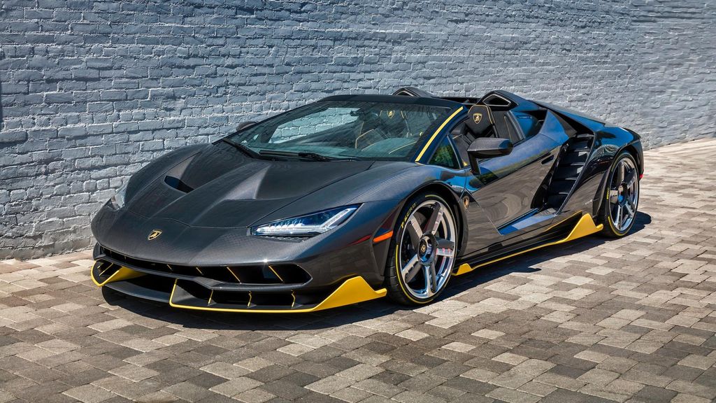 Lamborghini Centenario Roadster đầu tiên 