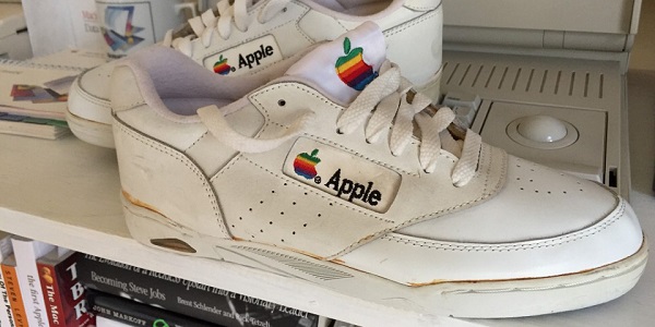 Tiểu sử Apple đẫm nước mắt