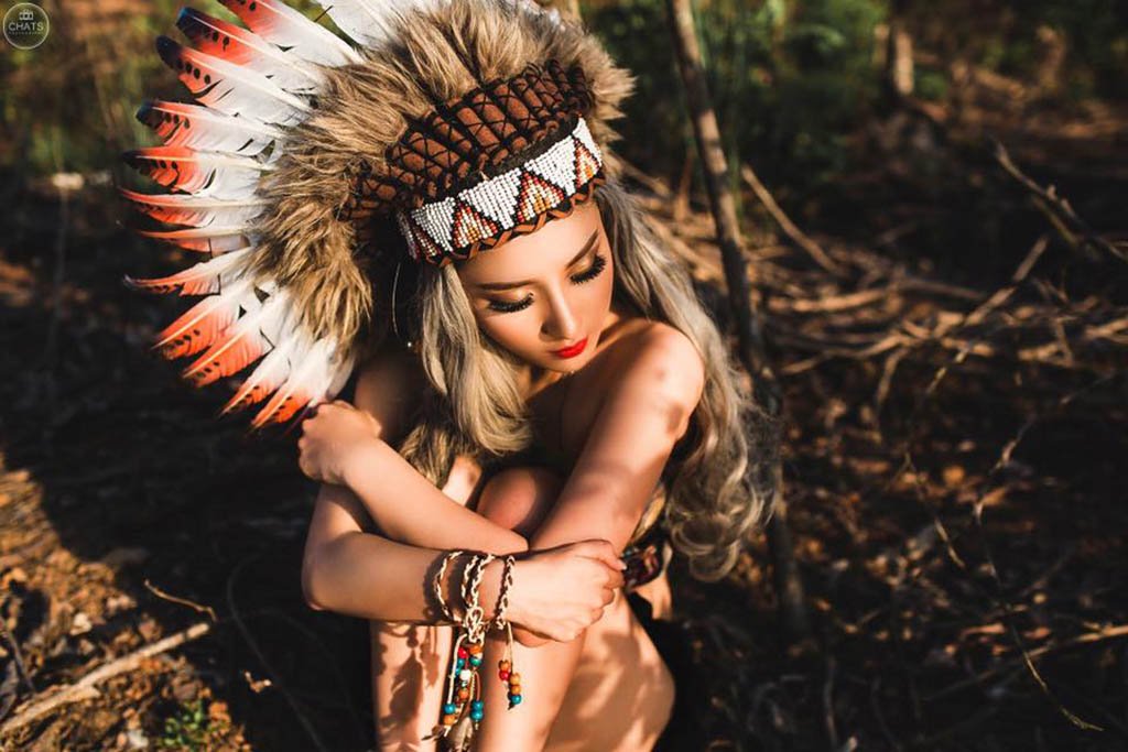 [Ảnh đẹp] Hoa hậu bộ lạc "đồi đỏ đất vàng"