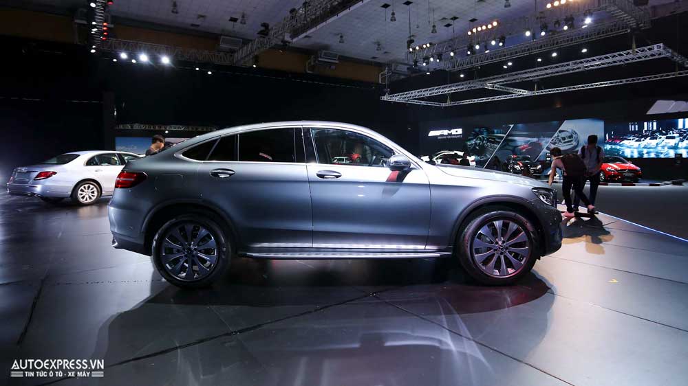 Chiêm ngưỡng Mercedes GLC 300 4MATIC Coupé gần 3 tỷ đồng vừa ra mắt khách hàng phía Bắc
