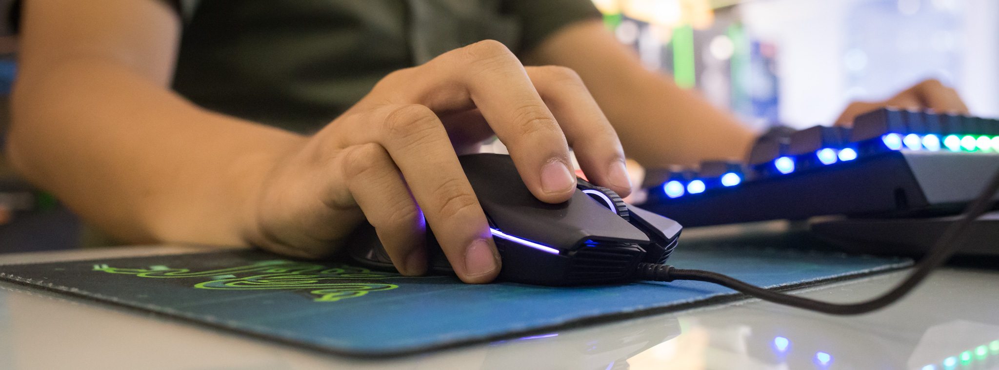 [Đánh giá] Razer Lancehead TE: đối xứng và đằm tay, cảm biến xịn, phần mềm chưa hoàn chỉnh, giá cao