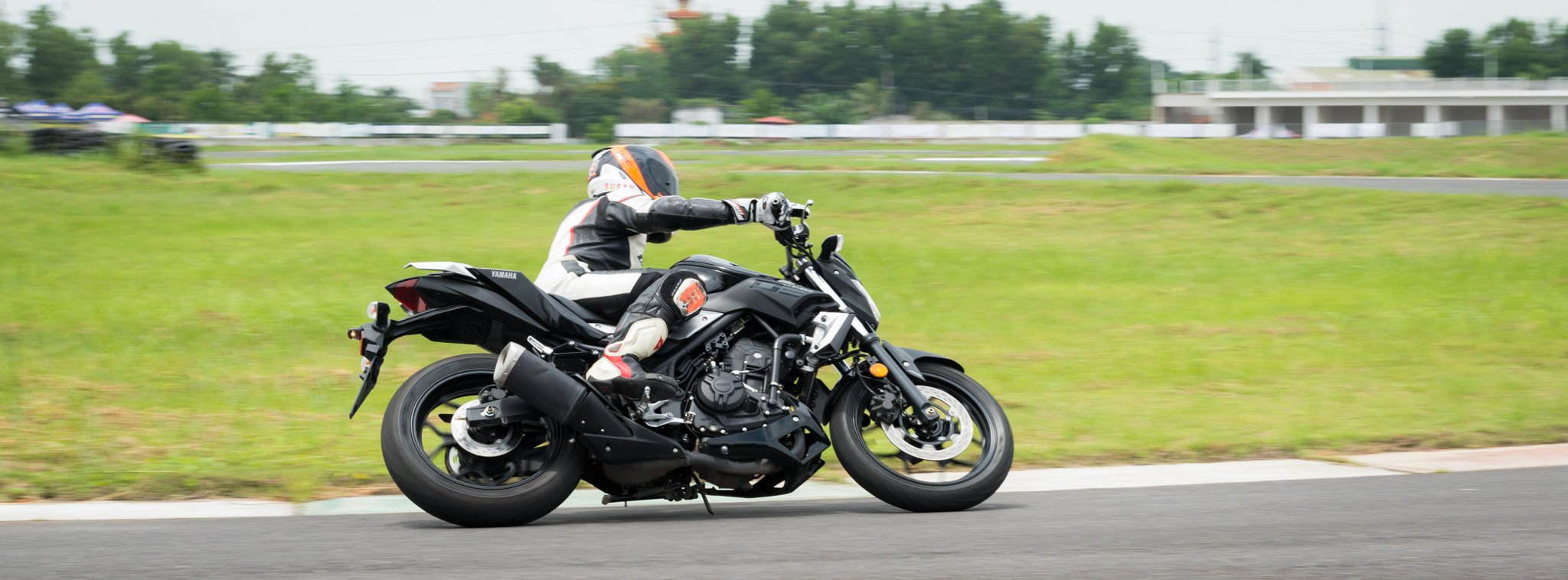 [Video] Trải nghiệm Yamaha MT-03 trên đường đua Happy Land cùng với tay đua Susan Trần