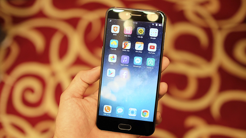 Vì sao Bphone 2017 bán Việt Nam, còn Bphone Gold lại bán ở Dubai?