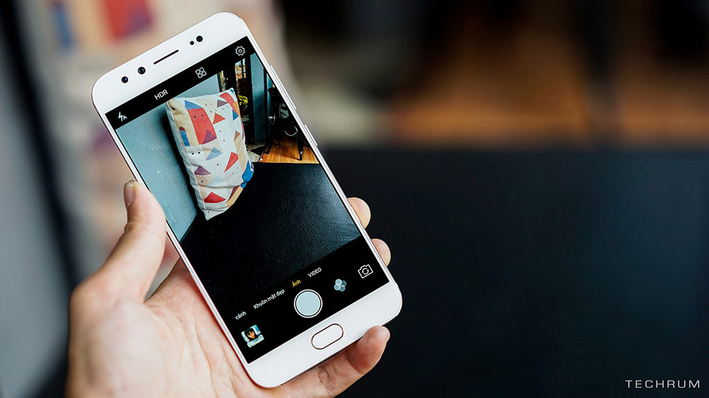 Rò rỉ hình ảnh quảng cáo của chiếc điện thoại viền siêu mỏng Vivo X20