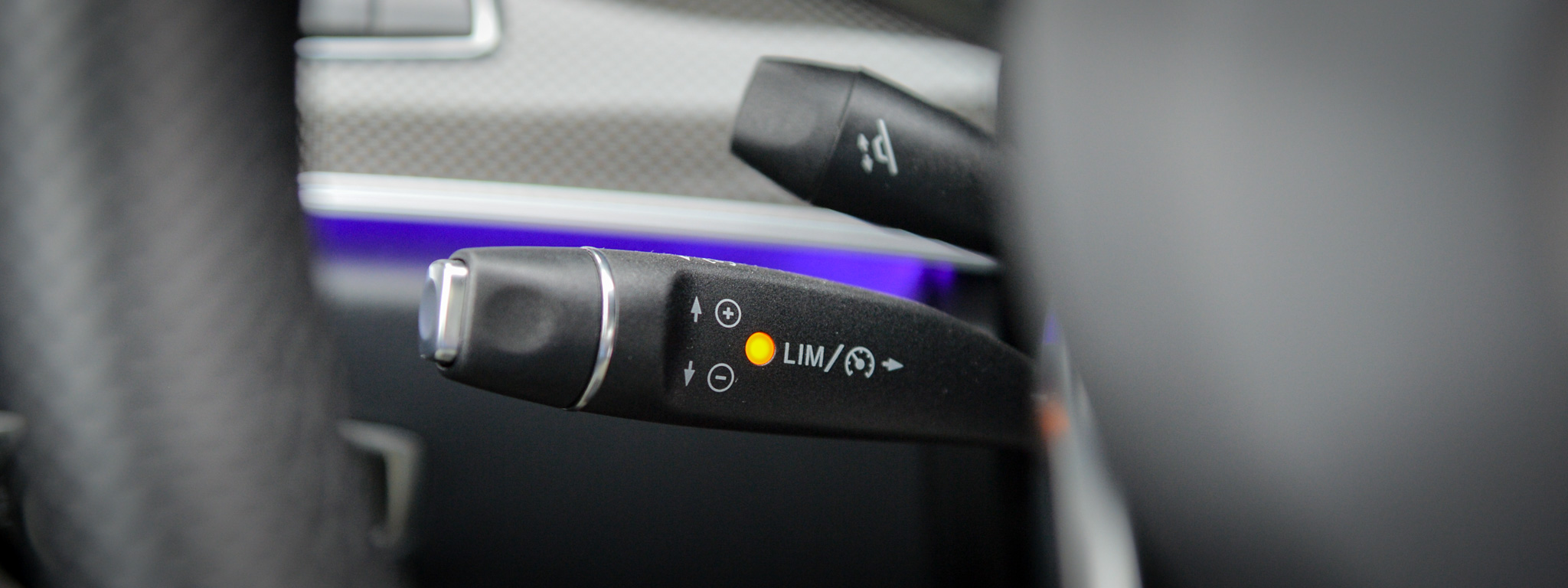 [Video] Cách sử dụng Cruise Control và Speed Limit trên xe Mercedes-Benz