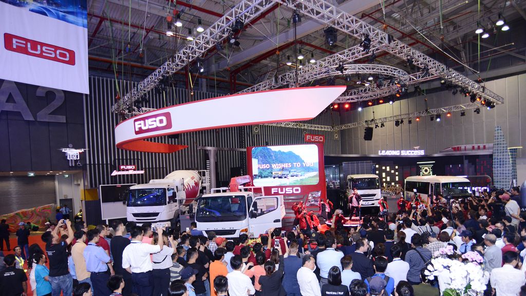 [VMS 2017] FUSO "bành trướng" với dàn xe "hạng nặng"