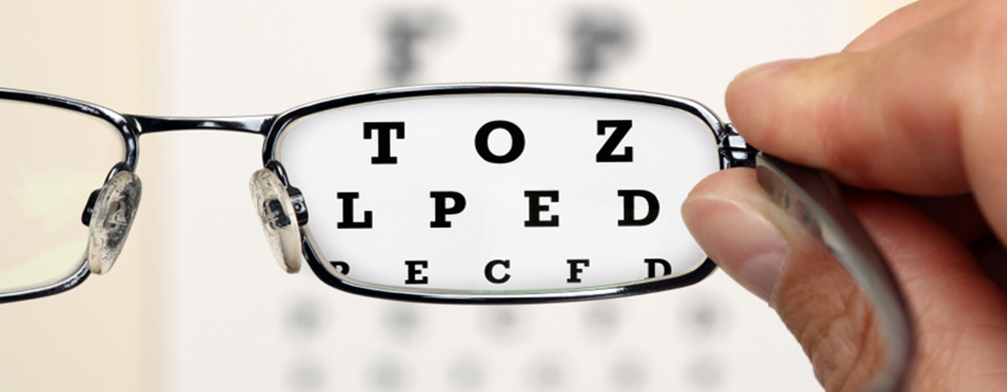 [Infographic] Nguyên lí hoạt động của mắt kính