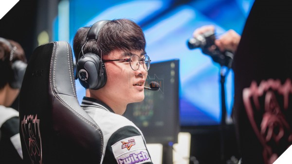 [CKTG 2017] Faker: “Lúc đó Wolf bảo là cậu ấy sẽ mở giao tranh, sau đó cậu ấy làm thật và chúng tôi chỉ việc xông lên theo thôi”