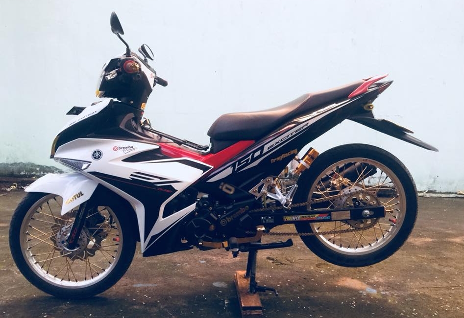 Exciter 150 độ nhẹ nhàng với đôi chân lướt gió của biker Quảng Nam