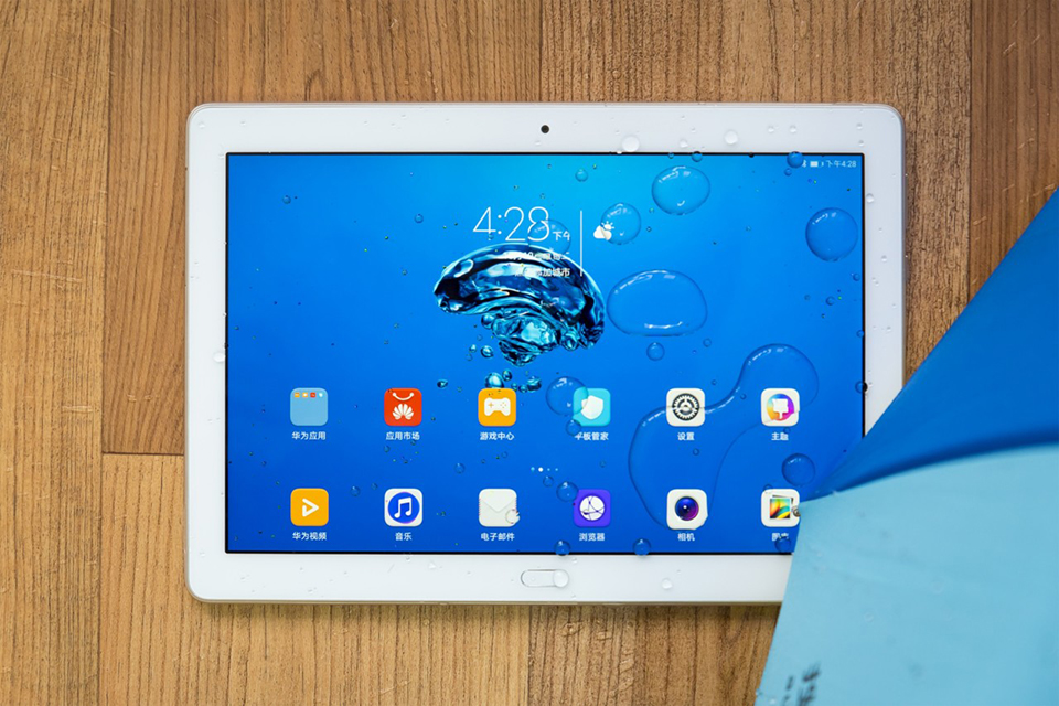 Huawei ra mắt Honor Waterplay, máy tính bảng tầm trung chống nước IP67, giá từ 6.9 triệu