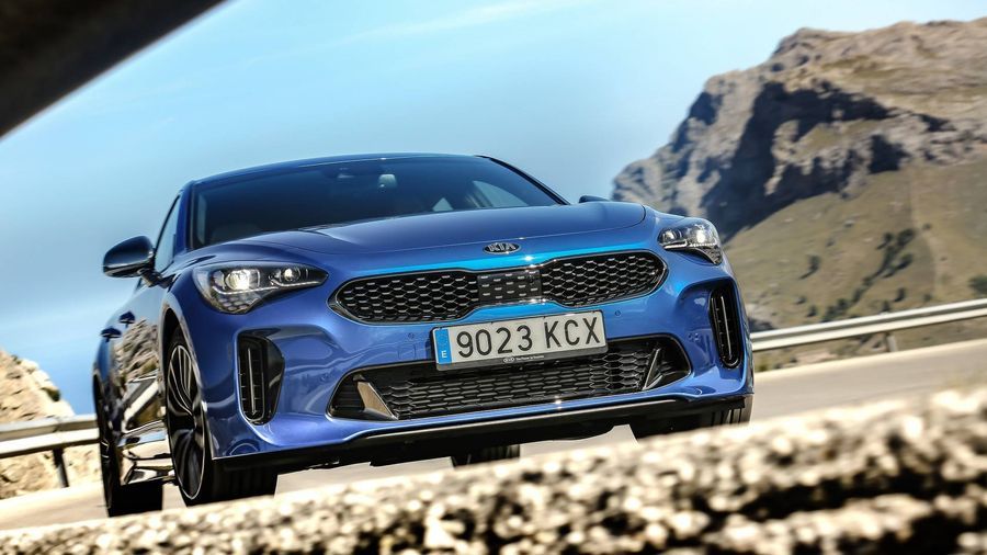 [VIDEO] Kia Stinger GT Line 2018 tỏa sáng trong loạt ảnh và video mới