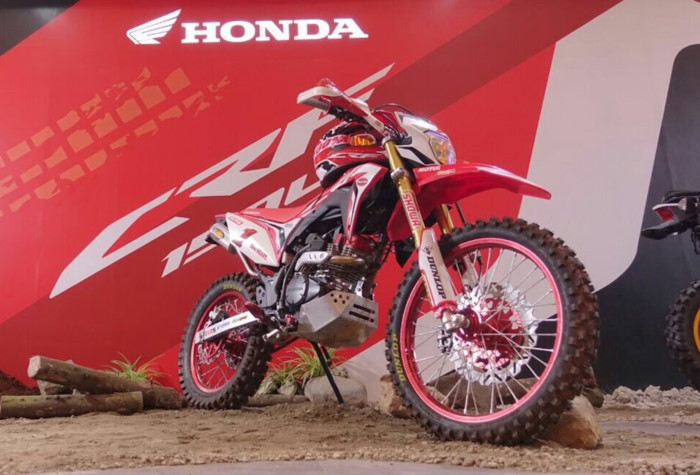 Cận cảnh "cào cào" Honda CRF150L giá 53,3 triệu vừa ra mắt