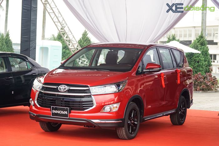 Cận cảnh phiên bản thời trang Toyota Innova Venturer giá 855 triệu đồng