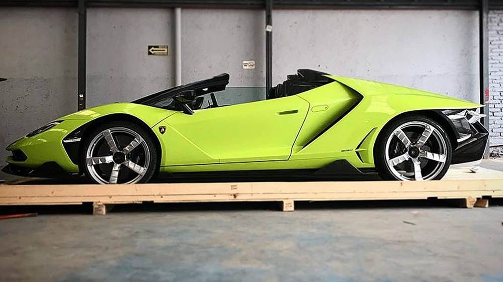 Lamborghini Centenario Roadster số thứ tự 1/20 mới vừa chuyển tới Mexico