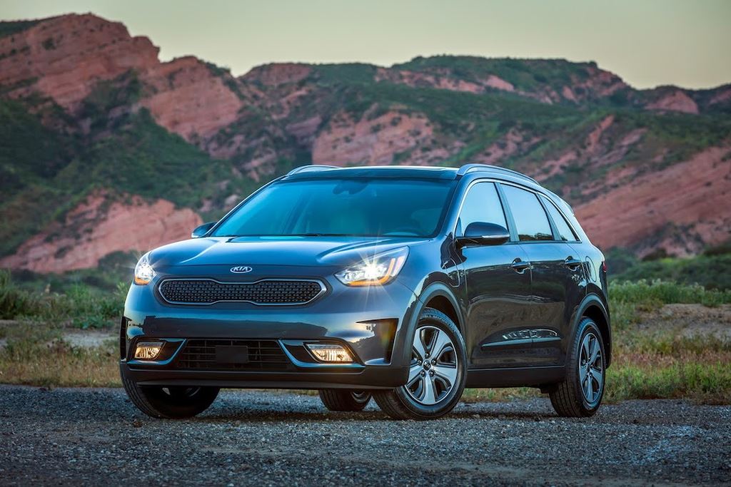 Cận cảnh crossover Kia Niro “ăn” xăng chỉ 4,9 lít/100km