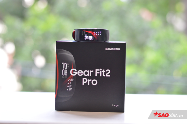 Đập hộp smartband Samsung Gear Fit2 Pro giá 4,2 triệu đồng [HOT]