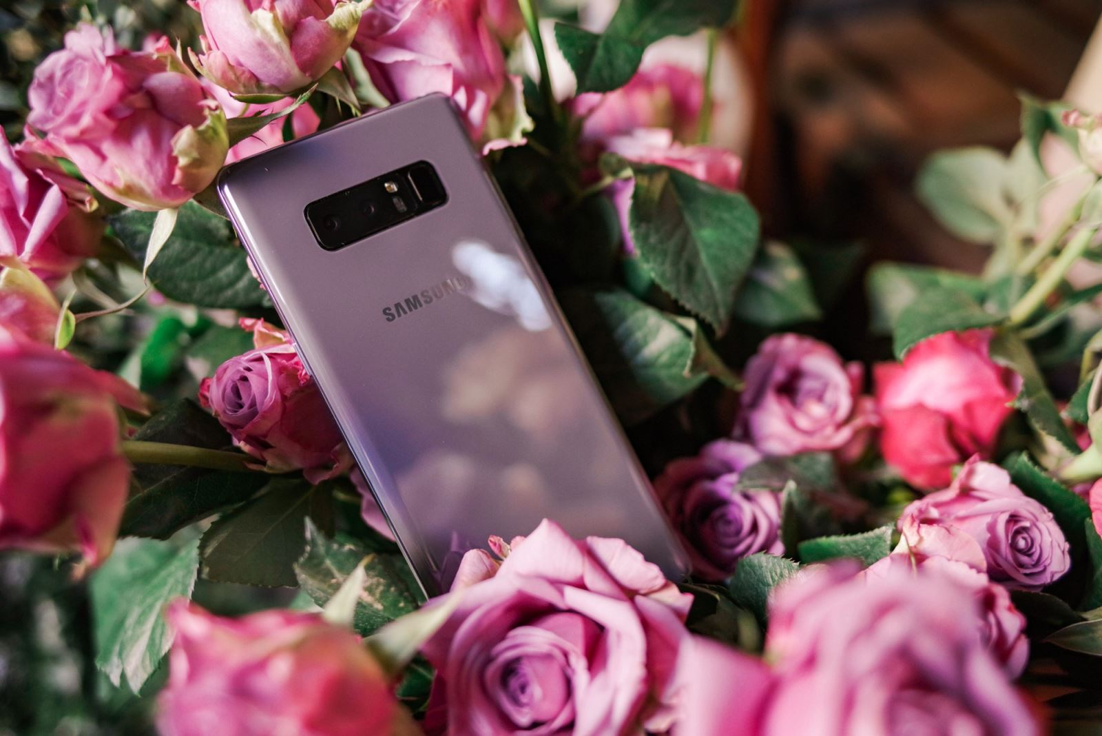 4 smartphone có diện mạo đẹp mắt cùng những tùy chọn màu sắc độc đáo