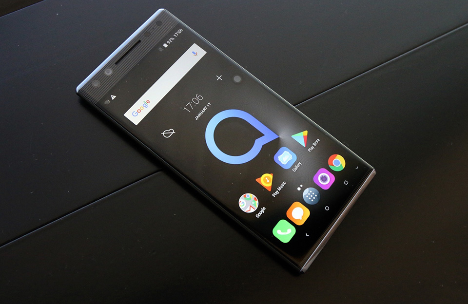 [CES 2018] Trên tay Alcatel 5 Series giá chưa tới 300 USD vừa ra mắt