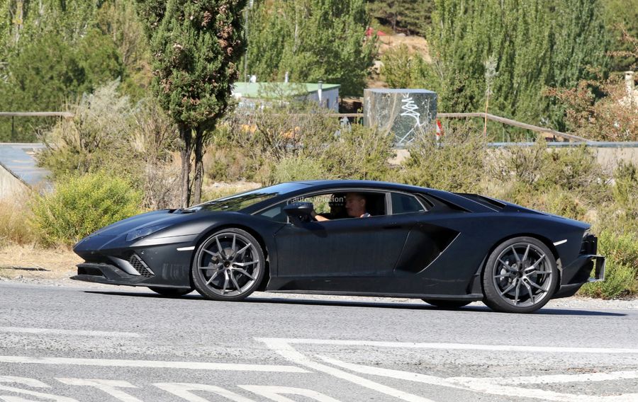 Lamborghini đang làm việc với thế hệ tiếp theo của Aventador